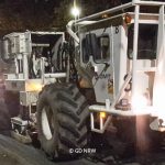 Vibro Trucks in der Nacht.