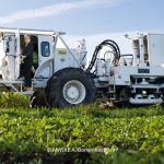 Ministerin Neubaur steigt aus einem Vibro-Truck