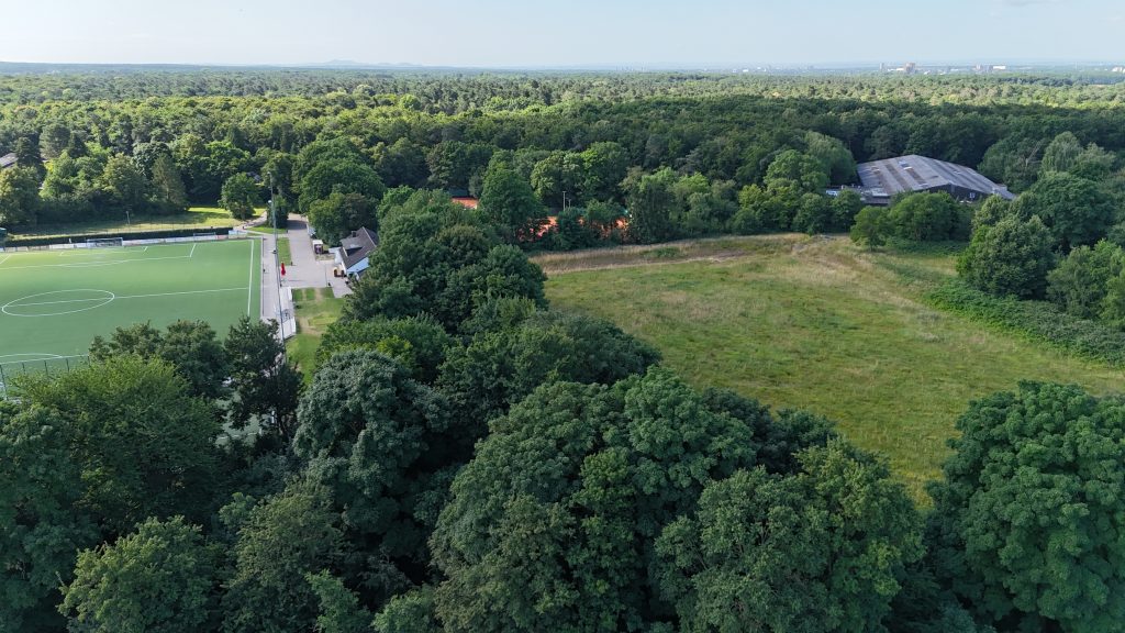 Das Foto zeigt den Bohrstandort für die geplante Bohrung am Thurner Kamp.